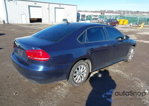 2014 Volkswagen Passat 1.8T Wolfsburg Edition z USA, uszkodzony, nr VIN 1VWAT7A38EC092779